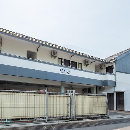 Oyo 1460 Anyelir Residence Cirebon Eksteriør billede