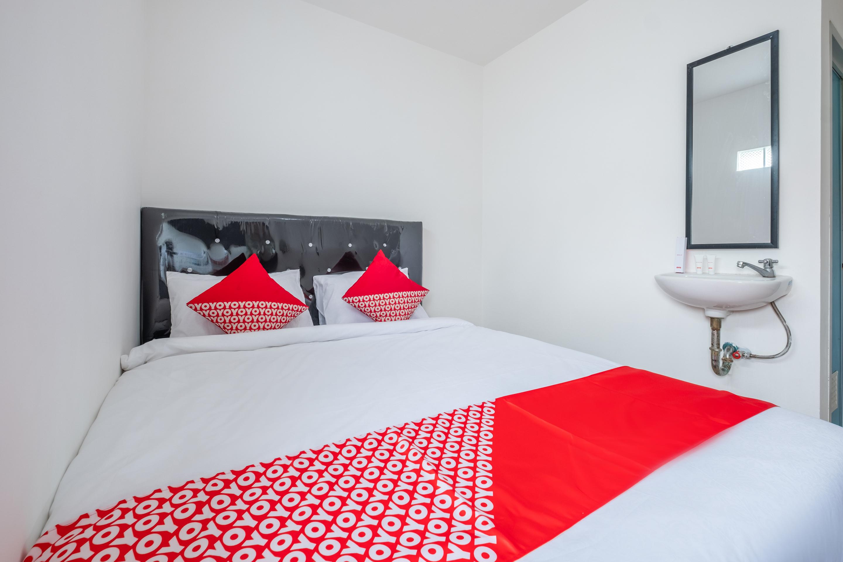 Oyo 1460 Anyelir Residence Cirebon Eksteriør billede