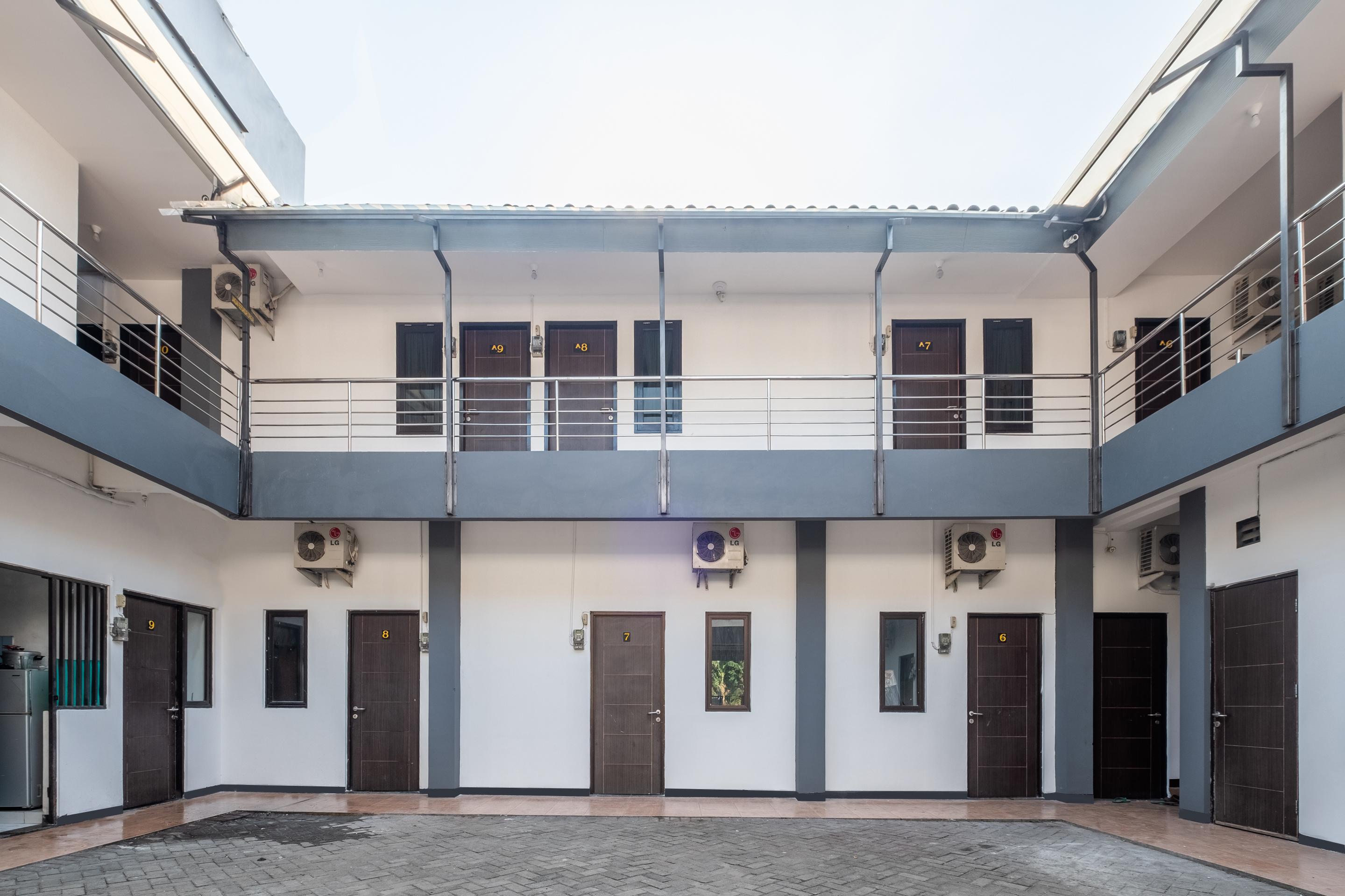 Oyo 1460 Anyelir Residence Cirebon Eksteriør billede